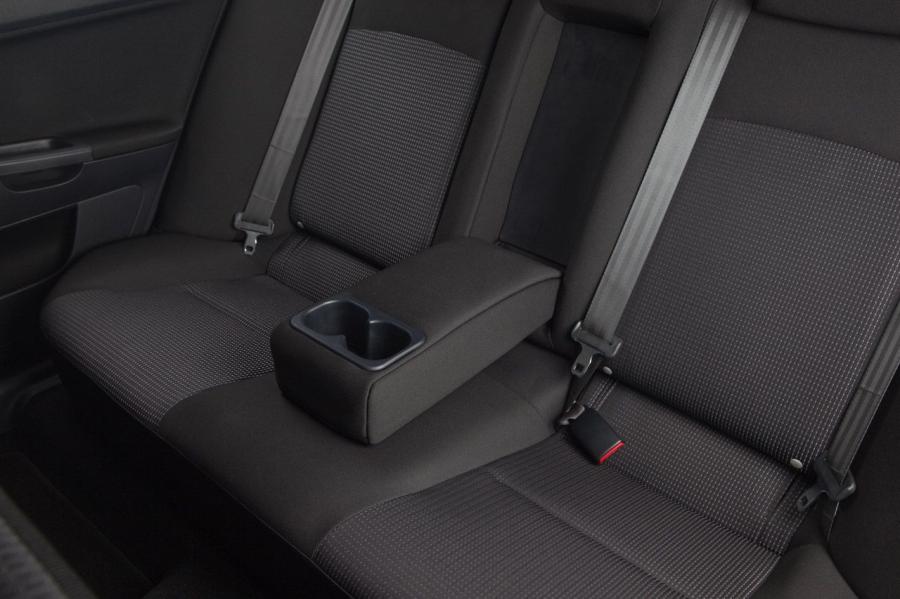  Mitsubishi Lancer ES 2010 года  (фото 15 из 24)